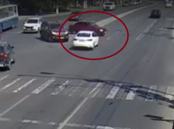 Четыре человека ранены в ДТП в центре Волгограда: младшей - 7 месяцев 