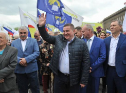 Андрей Бочаров засматривается на пенсионеров