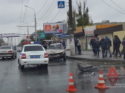 В двойном ДТП на севере Волгограда пострадала 14-летняя девочка 