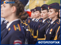 Волгоградские красавицы прошли строем на репетиции парада Победы 