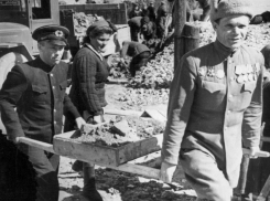 Сталинградский июнь: в 1943 году жители своими руками начали восстанавливать любимый город