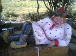 Иван-дурак и избушка: власти Волгограда старались над новым парком как могли