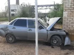 Мужчина скончался после встречи со стеной дома под Волгоградом 