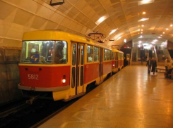 Станции метротрама в Волгограде остались без эскалаторов 