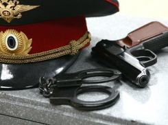 Экс-следователь полиции под Волгоградом осужден на 3 года и сразу амнистирован