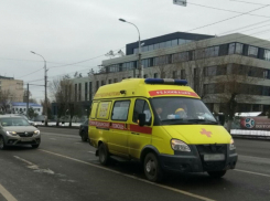 Пациентка получила дополнительные травмы в автомобиле скорой помощи: ДТП у Мамаева кургана