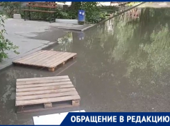 Мост из поддонов появился на севере Волгограда из-за потопа – видео