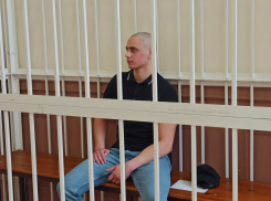 Расист-одиночка признался судье в убийстве 17-летнего студента в Волгограде: видео