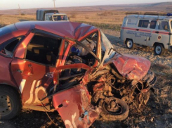 Один погиб и четверо пострадали: крупное ДТП произошло на трассе в Волгоградской области