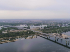 Волгоград уходит под воду: разлив Волги сняли с квадрокоптера
