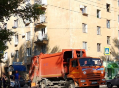 Мусоровоз КАМАЗ задавил бабушку в Волгограде