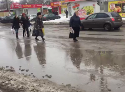 Волгоград утонул в тающем снеге