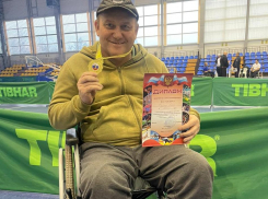 Волгоградец на коляске одолел силачей в Крыму