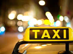 Таксист обокрал девушку, возвращавшуюся из ночного клуба в Волгограде
