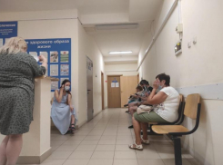 Медсестра и заведующая в Волгоградской области торговали «ковидными» паспортами