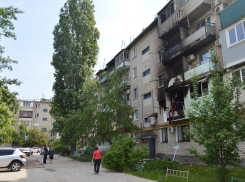 Всю ночь дежурили полиция и МЧС: что известно о взрыве в жилом доме в Михайловке 