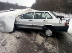 Под Волгоградом фура столкнулась с легковым авто: погибли два человека