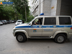 Волгоградец избил мангалом спящего отдыхающего и скрылся