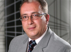 Легендарный телеведущий обвиняет аэропорт Волгограда в пропаже части багажа