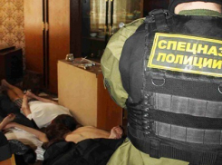 Ради бесплатной еды и выпивки волгоградец устроил у себя дома наркопритон