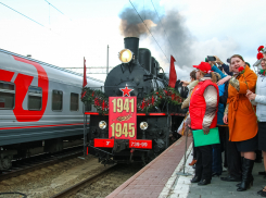 В Волгограде встретили ретро-поезд «Победа»