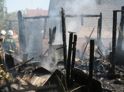 Под Волгоградом на пожаре погибла женщина