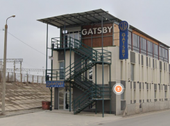 Охранники отпинали волгоградца в Gatsby