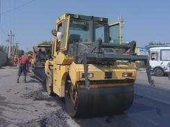 Дорожники в Волгограде уложили новое покрытие на 2 улицах города