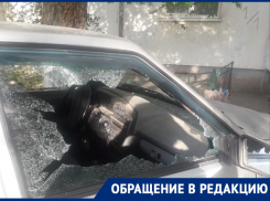 «Изрезала все руки, пока собирала стекла»: после массовой драки волгоградка нашла свою машину разбитой