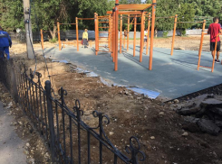 В Волгограде разрушают спортплощадку, построенную на деньги олимпийской чемпионки Елены Исинбаевой