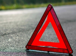 Под Волгоградом «десятка» протаранила самосвал: двое в больнице 