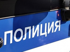 Конюх под Волгоградом украл мотоцикл BMW и протаранил бетонную ограду