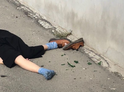 Семиклассница из Волгограда упала с крыши без посторонней помощи, – силовики