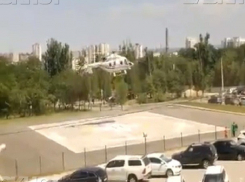 Трехлетнего ребенка в тяжелом состоянии везут на вертолете санавиации из области в Волгоград