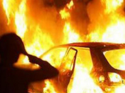Под Волгоградом сгорел новый Lada Largus