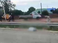 Женщину насмерть сбила иномарка под Волгоградом – видео 
