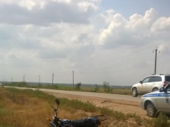 На юге Волгограда 17-летний подросток перевернулся на скутере