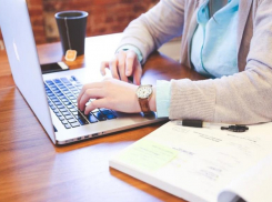  «Деньги должны остаться в бюджете»: волгоградец о «бешеной» аренде 400 компьютеров для чиновников 