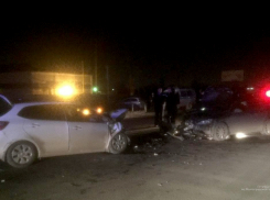 Пьяный лихач на Mazda протаранил Kia Rio в Волгограде: четверо пострадали  