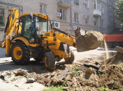 В центре Волгограда снова разрыли дороги 