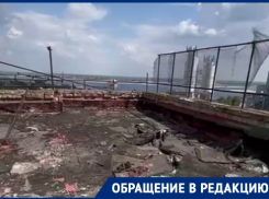 Странный капремонт лишил волгоградцев крыши – видео
