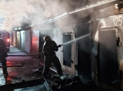 Три человека заживо сгорели после празднования Нового года в Волгоградской области 