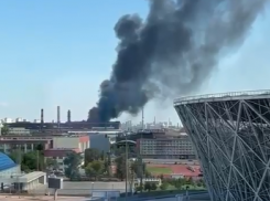 Пожар вспыхнул на территории завода «Красный октябрь» в Волгограде 