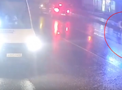 Наезд на женщину на «зебре» в Волгограде попал на видео 