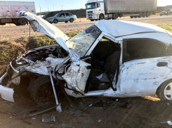 Подробности смертельного ДТП в Волгограде с выехавшей на встречку фурой 