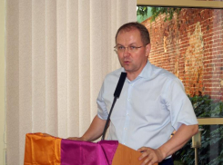 Лидера волгоградских эсеров выдвинули в члены Совета Федерации