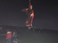 В Волгограде вытоптали братскую могилу на Мамаевом кургане