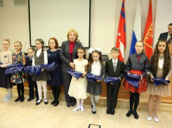 Юные таланты Волгограда чествовали в городской думе