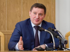 Губернатор Андрей Бочаров поговорить о пожарах позвал весь цвет «Единой России»