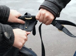 На севере Волгограда безработные избили мужчину и отобрали барсетку